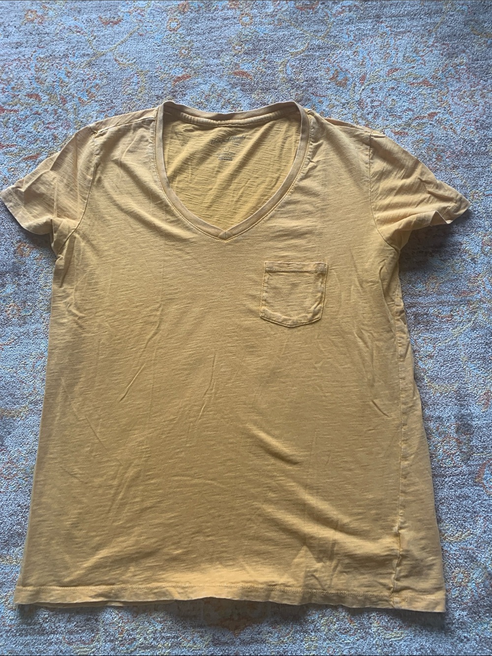 Universal Thread Women's V-Neck Pocket Tee - Mustard Yellow